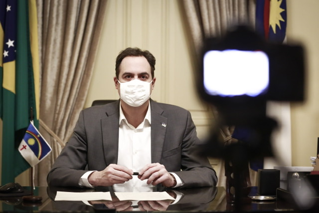 Paulo confirma queda no número de vítimas da pandemia em Pernambuco