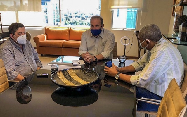 Em Gravatá, Armando garante apoio à reeleição de Joaquim Neto