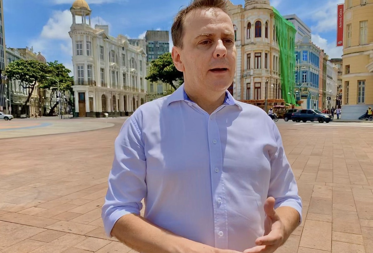 Charbel promete reduzir número de secretarias e dispara criticas a João Campos e Túlio Gadêlha