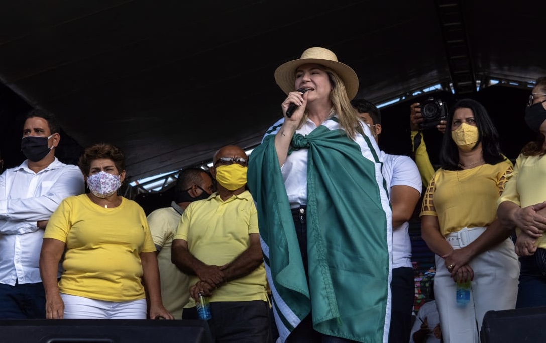 Cristiane Moneta é devidamente cadastrada no site do TSE