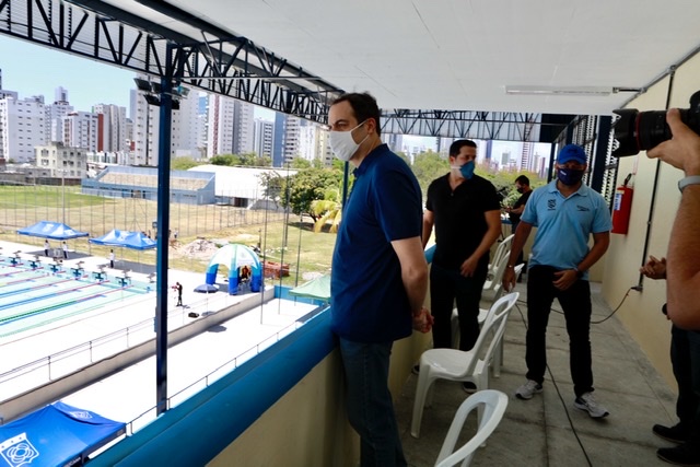 Paulo prestigia primeira competição de natação do Brasil pós-isolamento