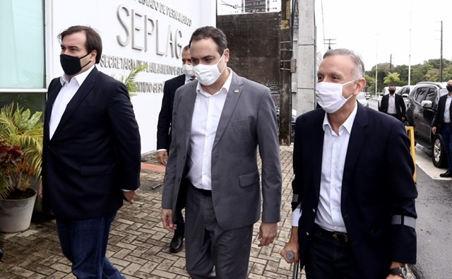 Governador coordena reunião sobre reforma tributária com Rodrigo Maia