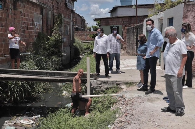 Carlos Andrade Lima propõe projeto de moradia no Recife