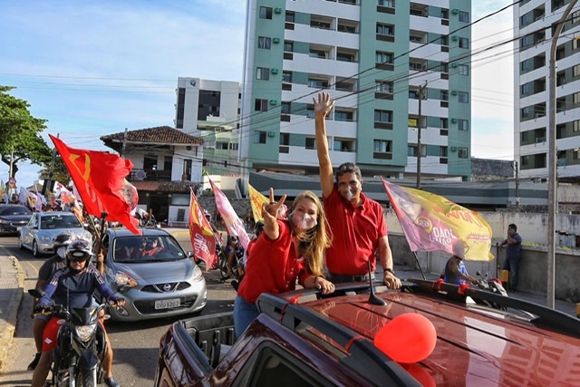 João Paulo dá o pontapé na campanha com carreata em Olinda
