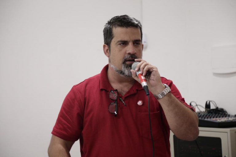 Em busca de unidade, PT Caruaru adia convenção