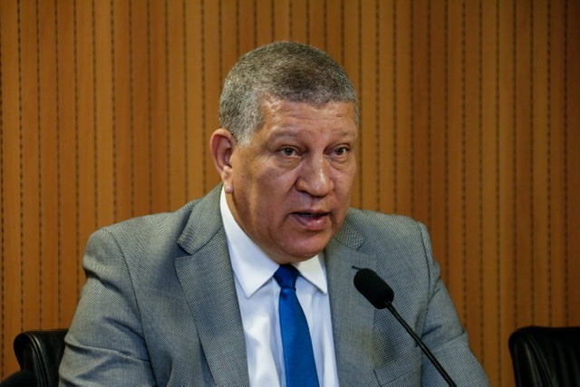 Isaltino sobe o tom contra Mendonça