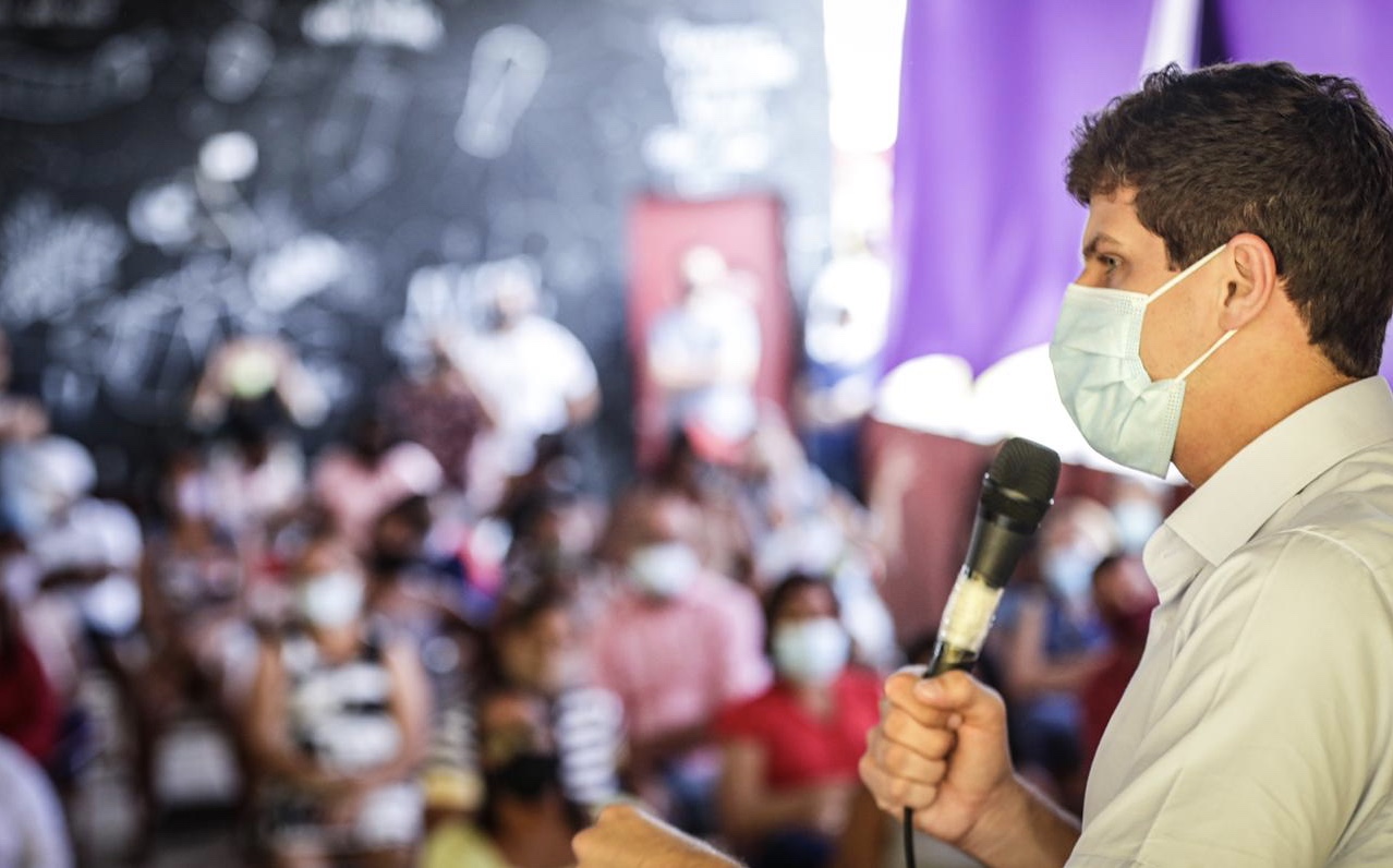 João Campos cumpre agenda no Ipsep e destaca a importância da política