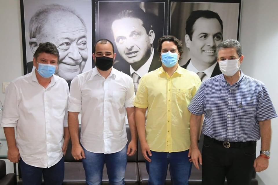 PSB oficializa apoio a Julio Lossio Filho em Petrolina