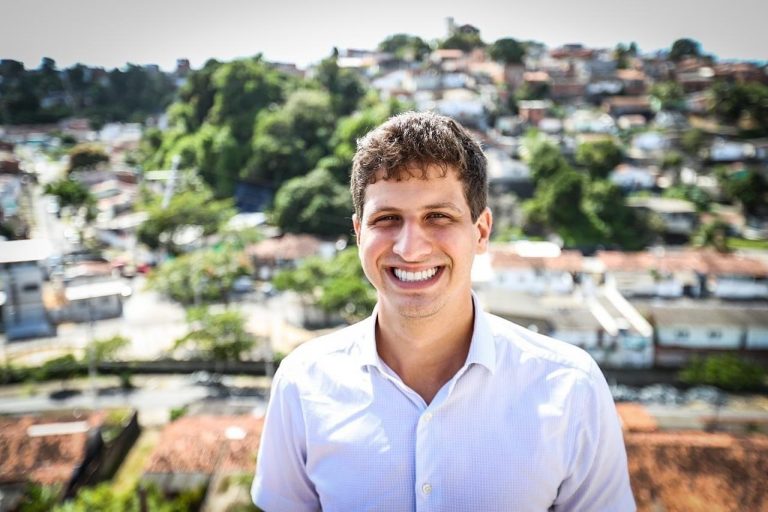 João Campos referenda nome de Isabella de Roldão na vice