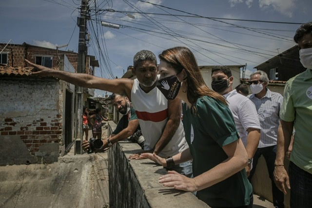 Patrícia se compromete a criar habitacional na Caranguejo Tabaiares