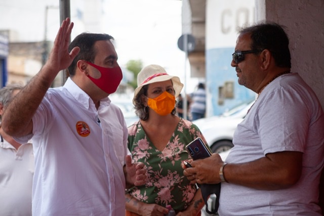 Marcelo Gomes debate propostas com comerciantes da Rua São Paulo