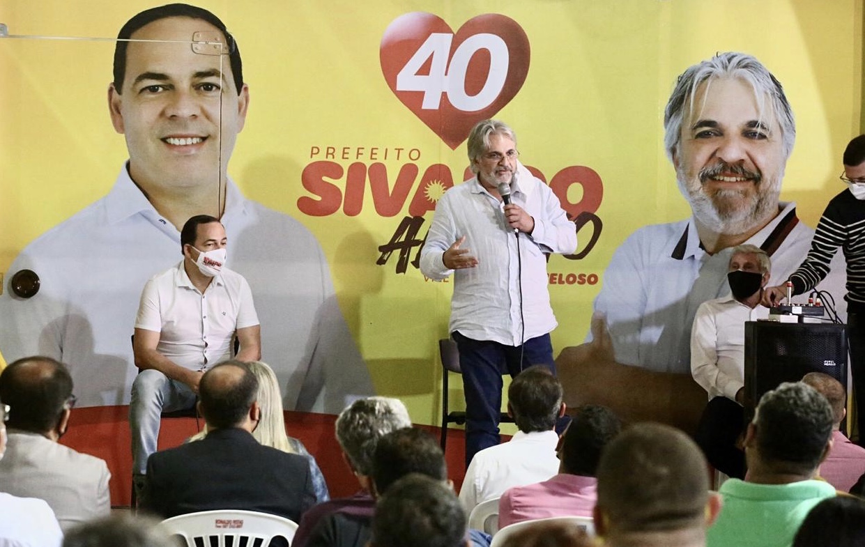 Sivaldo e Pedro reúnem candidatos a vereador da Frente Popular