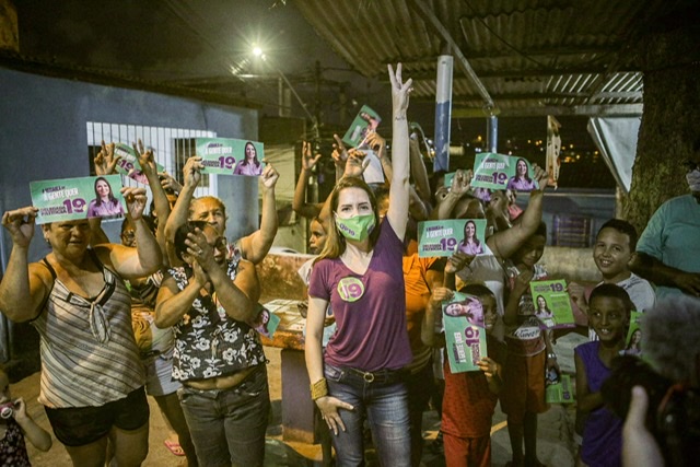 Patrícia recebe apoio da população em motocarreata na Zona Norte