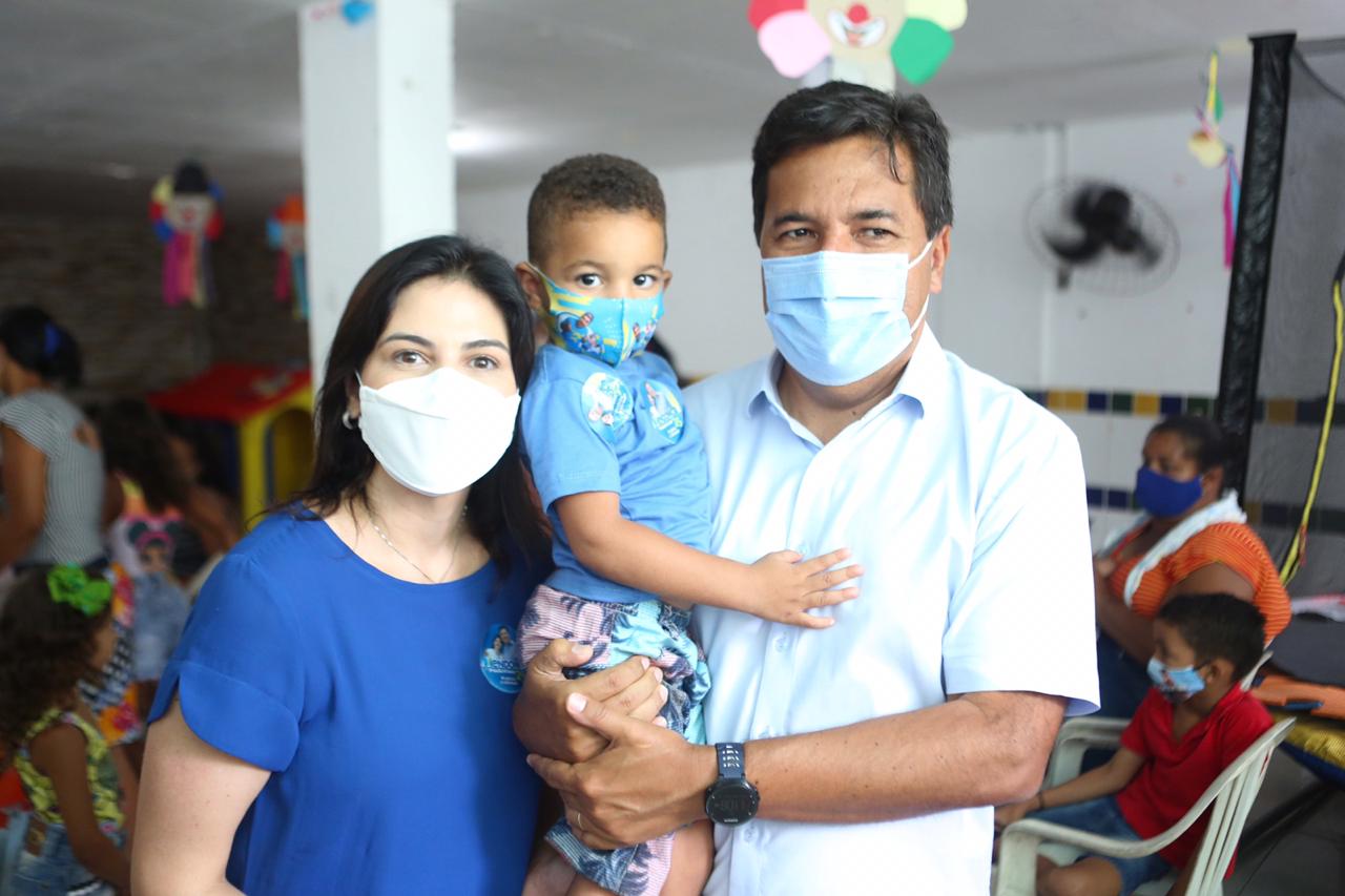 Mendonça e Priscila prometem 10 mil novas vagas em creches no Recife