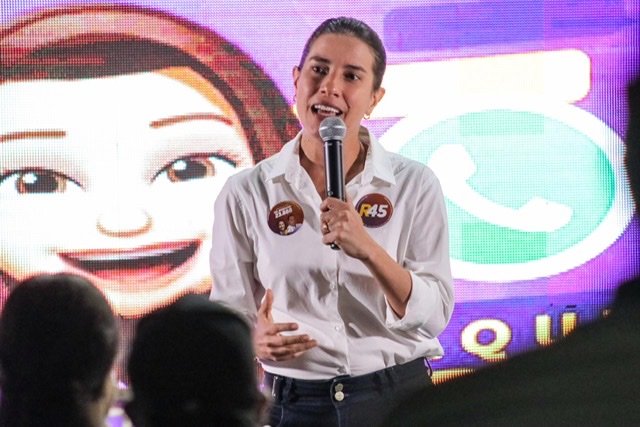 Em plenária, Raquel ressalta trabalho na zona rural de Caruaru