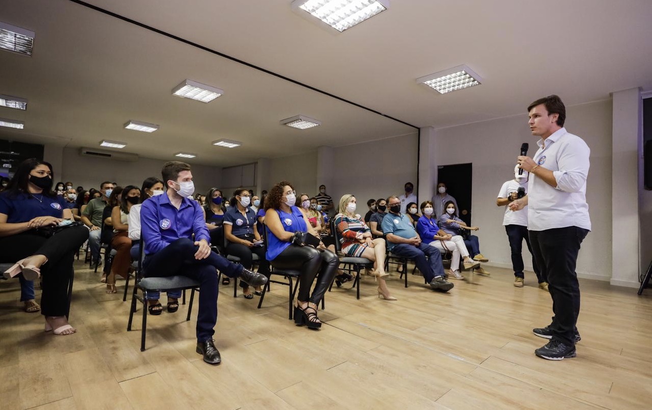 Em Petrolina, Miguel promete ampliar atendimento público com dentistas