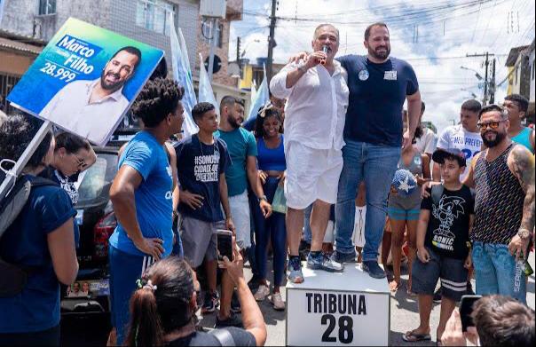 Marco Aurélio estreia ‘Tribuna 28’ em morros da Zona Norte