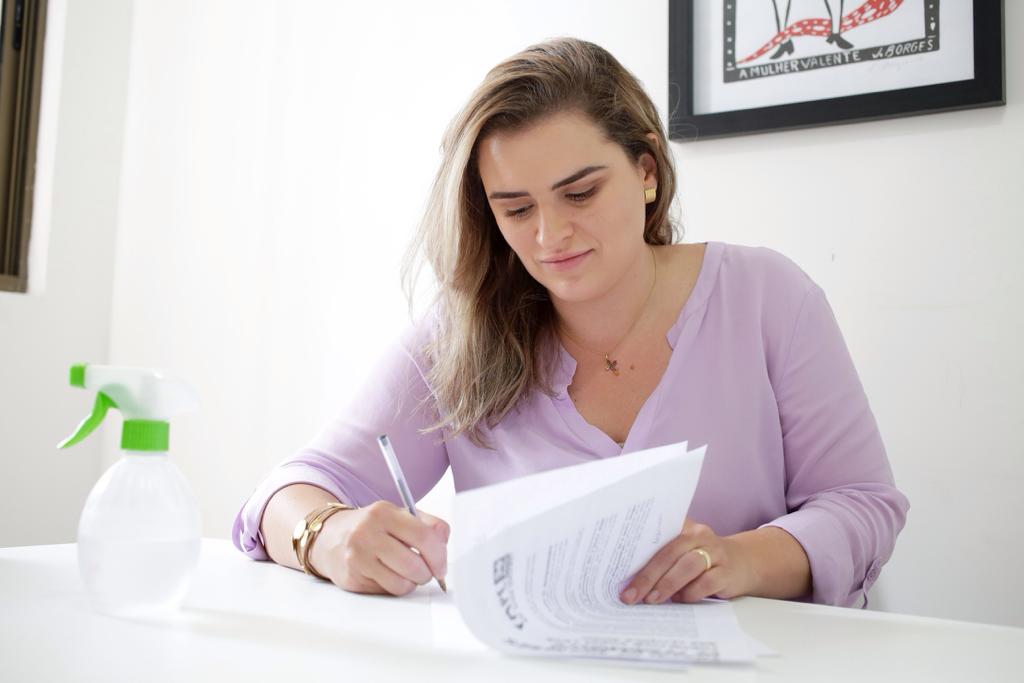 Marília assina carta-compromisso do Fórum de Mulheres de Pernambuco