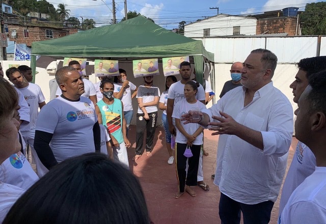 No Recife, Marco Aurélio promete parcerias com espaços comunitários