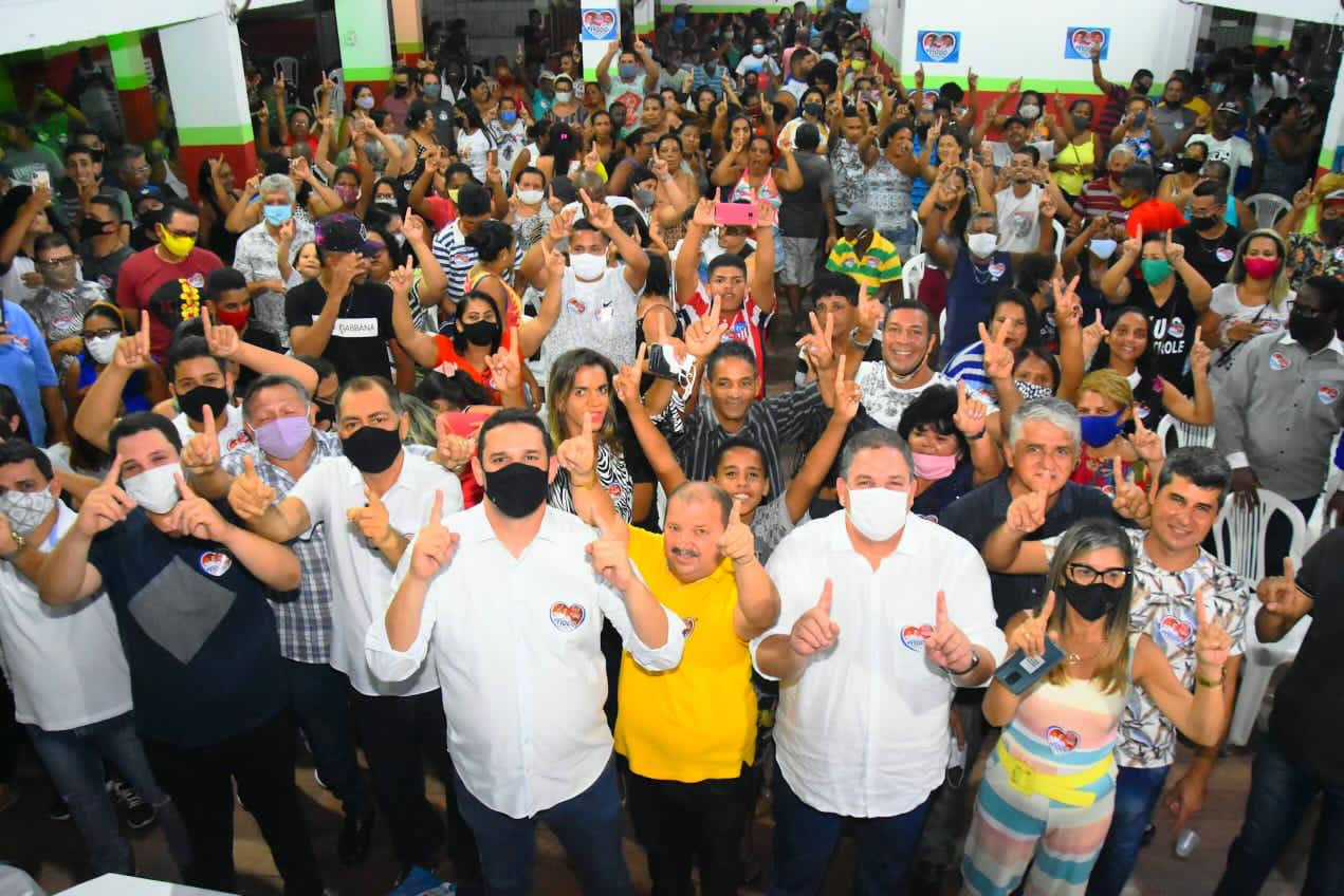 Eriberto Rafael reúne multidão em ato político na Mustardinha