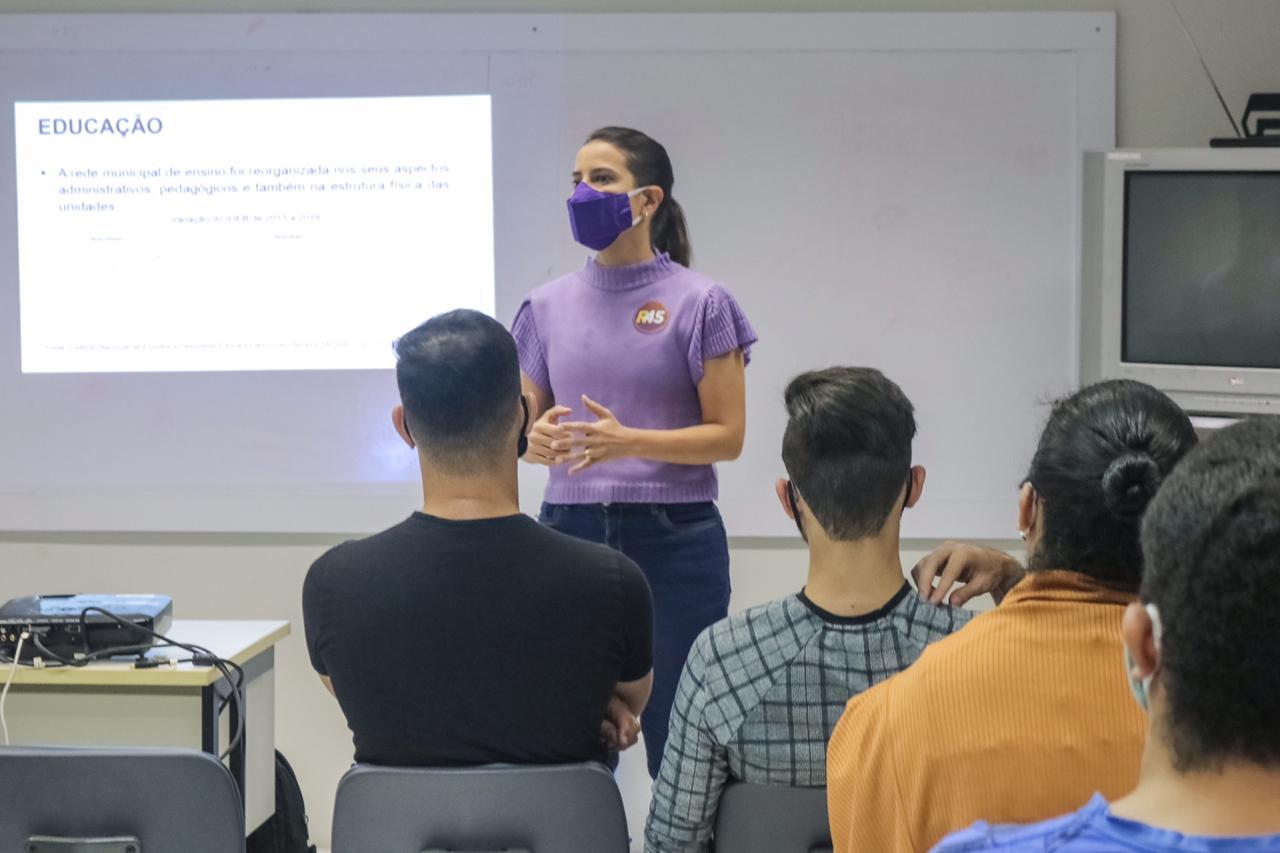Raquel Lyra se reúne com juventude da sua campanha