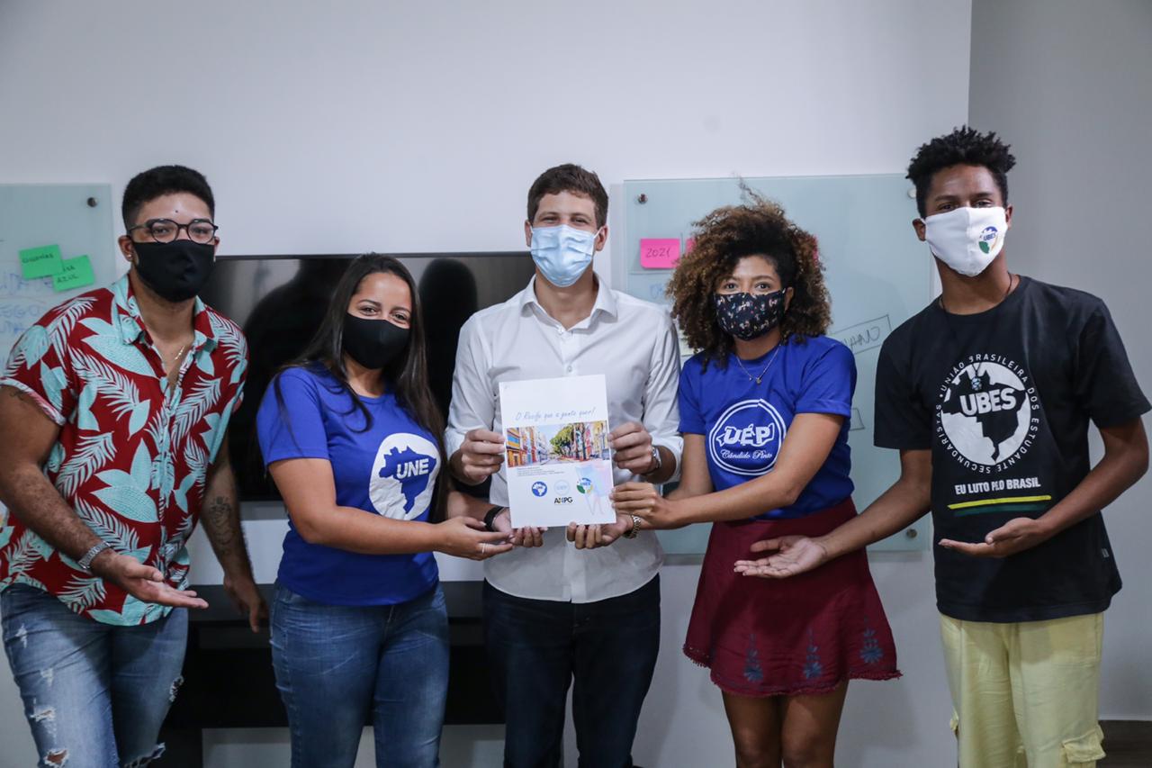 Movimentos estudantis destacam apoio a João Campos