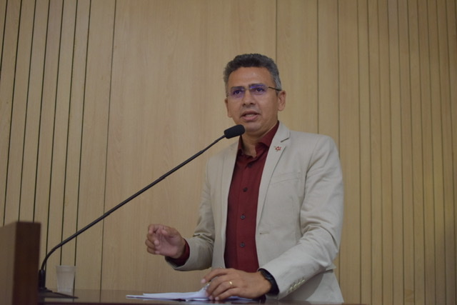 Doriel Barros rebate declarações de João Campos