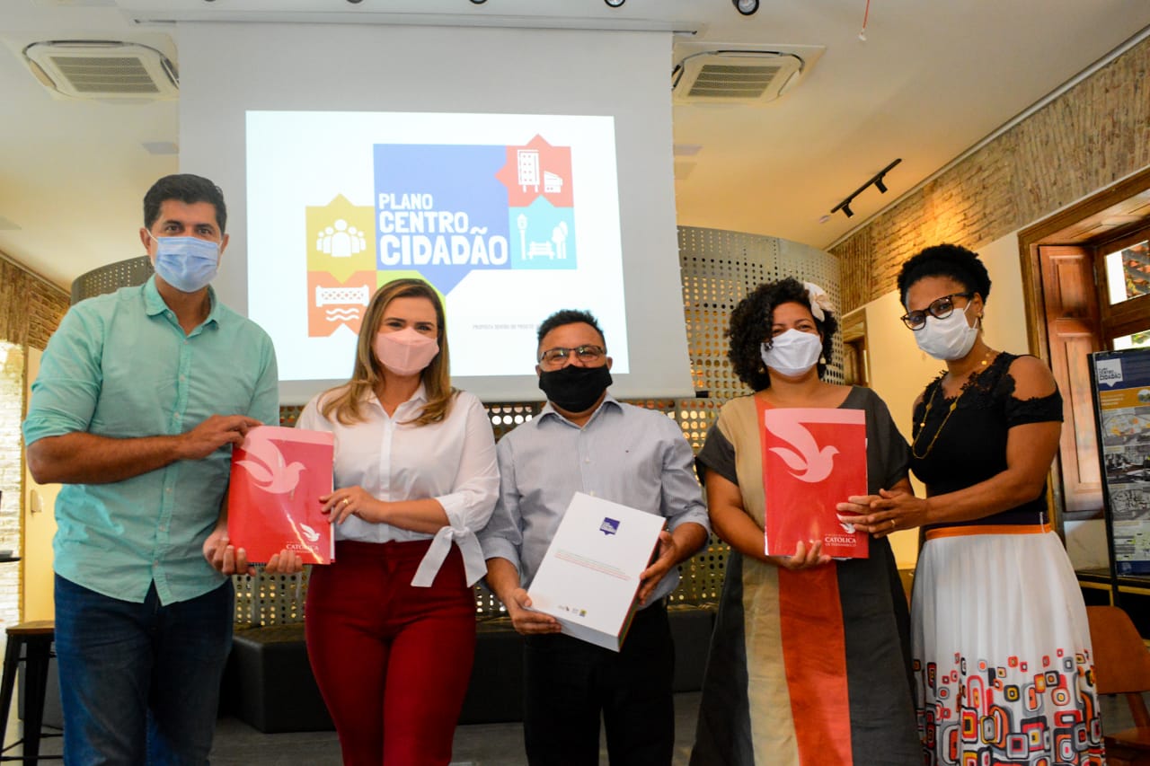 Marília se reúne com reitor da Unicap e debate propostas para o Recife