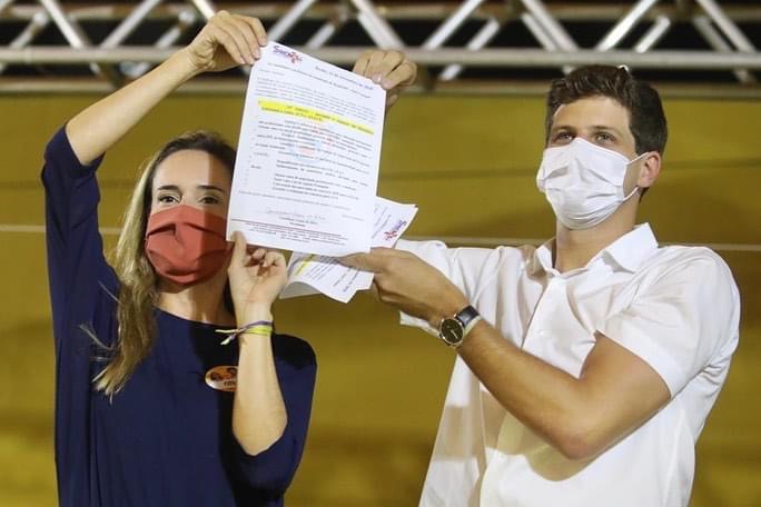 João e Isabella investigados por panfletos apócrifos com fake news