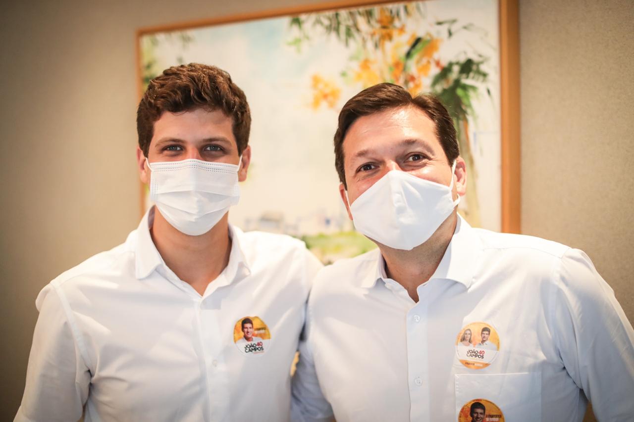 João Campos reúne lideranças da Frente Popular antes de votação