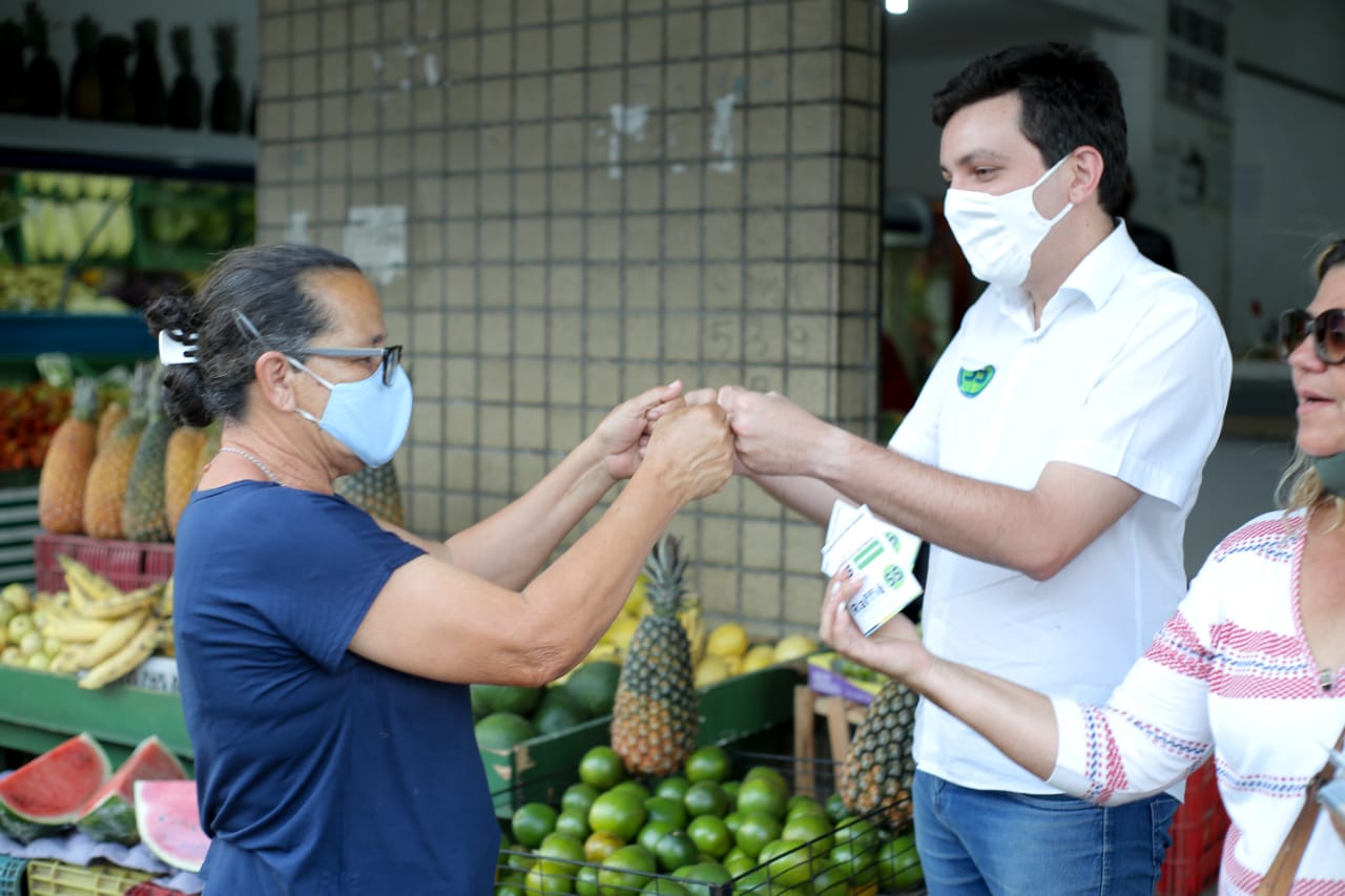 Raffiê apresenta propostas para os moradores do bairro Rendeiras
