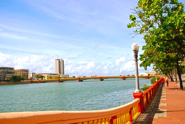 Encontro debate propostas entre candidatos a prefeito do Recife