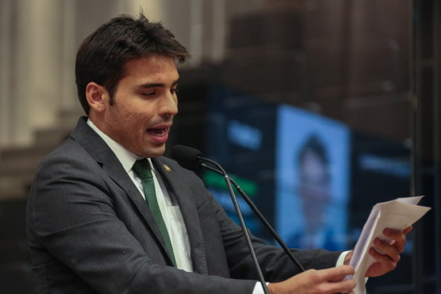 João Paulo Costa apresenta projeto para reduzir acidentes no trânsito