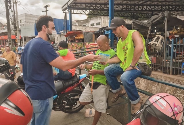 Carlos intensifica visita aos bairros do Recife na reta final da campanha