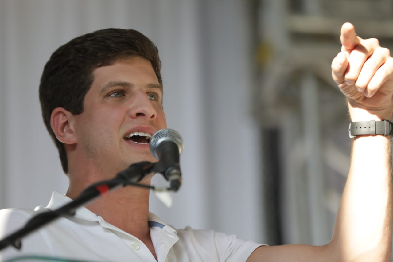 Membros do Podemos declaram apoio a João Campos