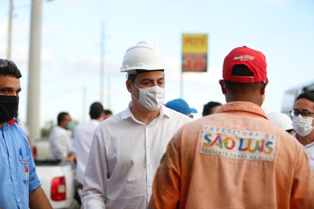 Paulo Câmara vistoria obras de rodovias nos sertões do Moxotó e Pajeú