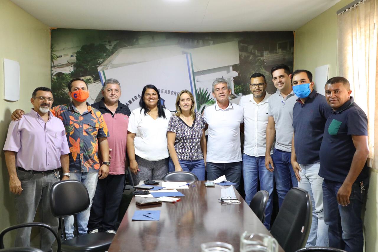 Alessandra Vieira se reúne com Dida de Nan e vereadores eleitos