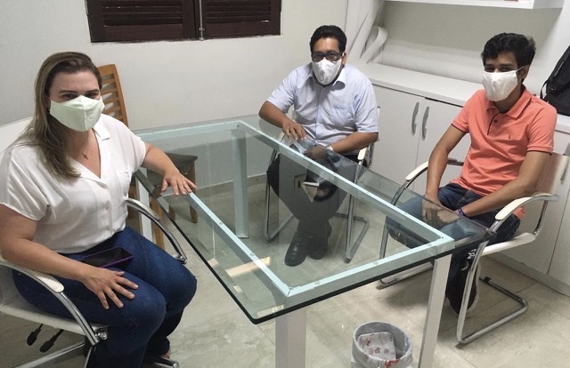 Marília recebe apoio de liderança no seguimento evangélico