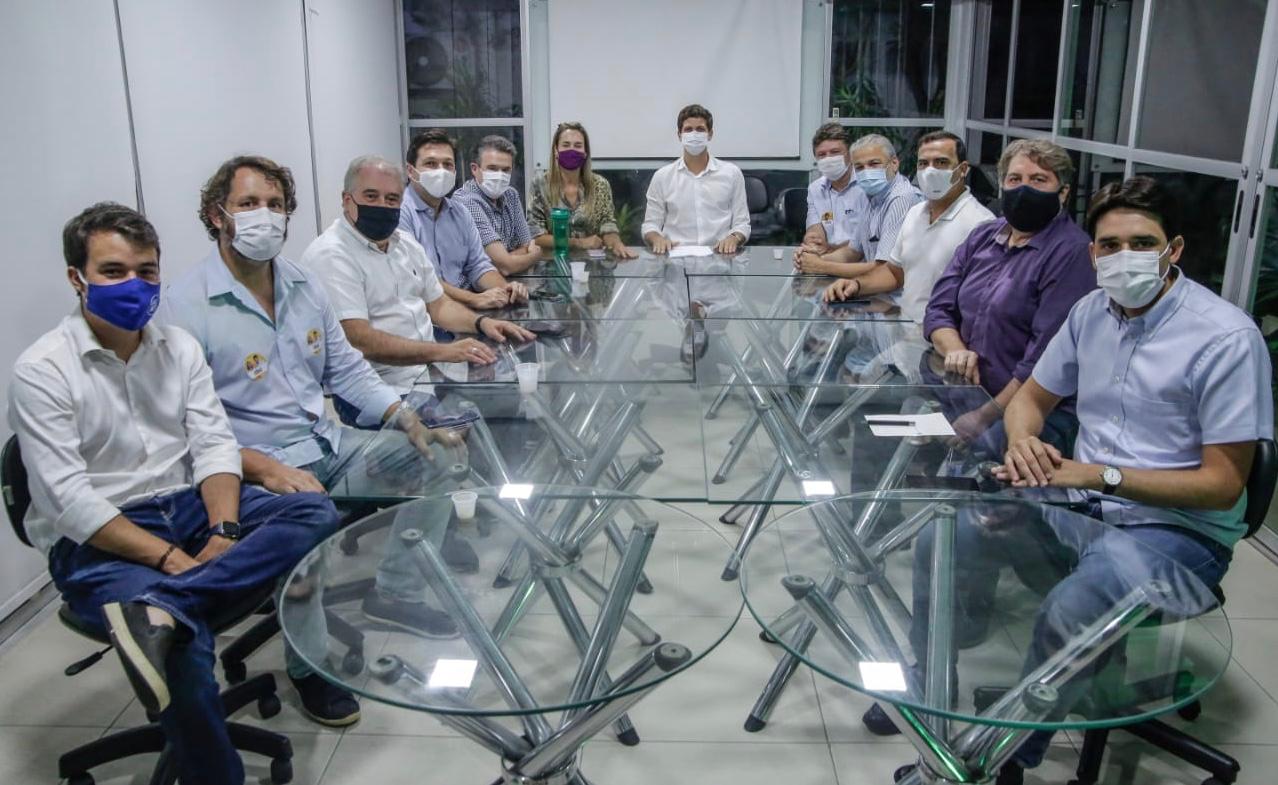 João Campos reúne Frente Popular e traça estratégia para 2º turno