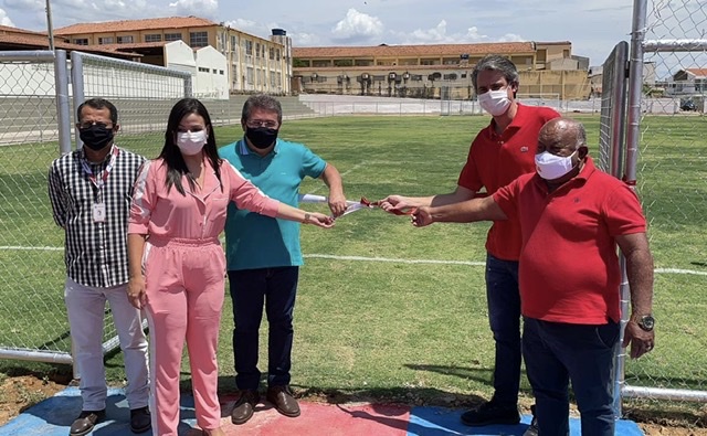 Deputado viabiliza entrega de centro esportivo em Serra Talhada