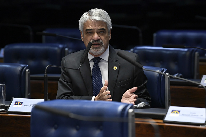 Proposta de imunização sem carteira de vacina é aprovada no Senado