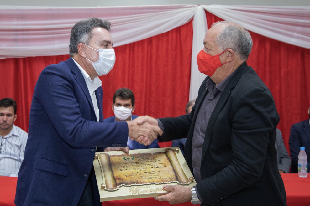 Deputado Ricardo Teobaldo recebe título de cidadão de Paudalho