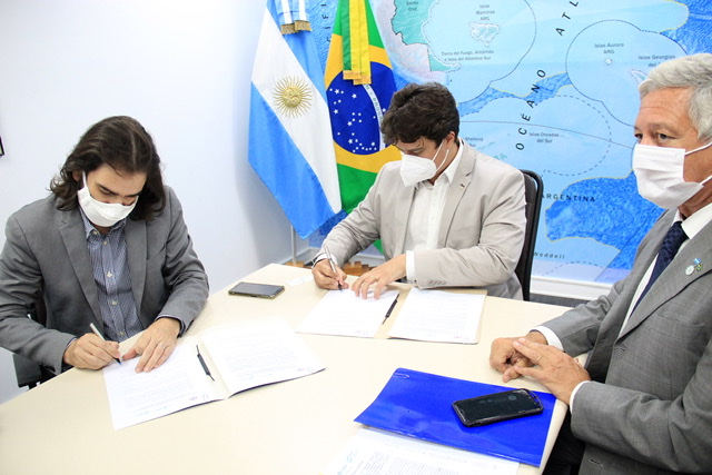 EPC formaliza parceria com TV Pública da Argentina