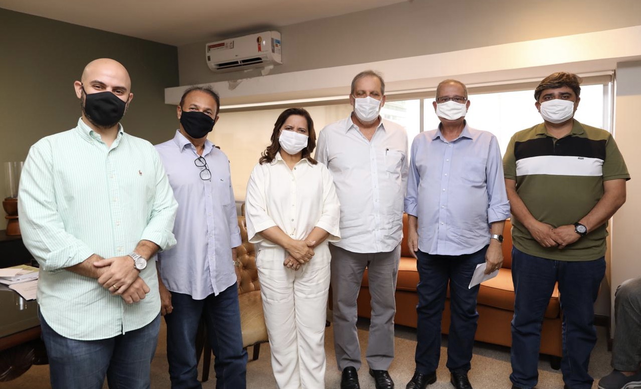 Armando Monteiro reúne lideranças para discutir futuro político