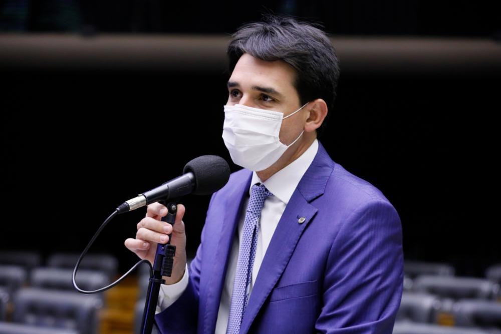 Silvio Costa Filho comemora aprovação da Lei Kandir