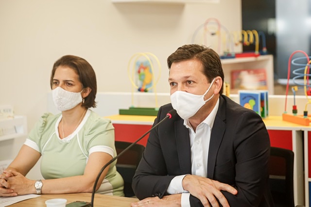 Geraldo Julio sanciona Plano Municipal da Primeira Infância