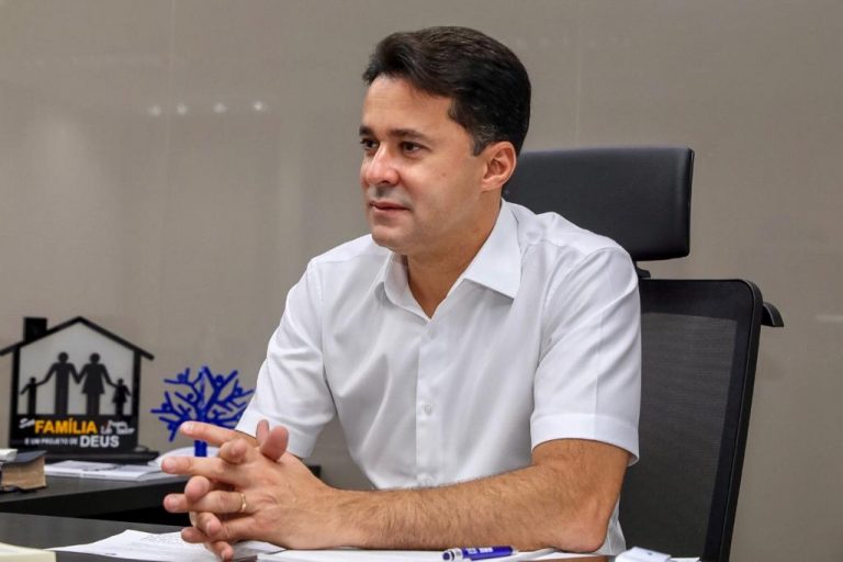 Anderson Ferreira prorroga gratificação a servidores da Saúde