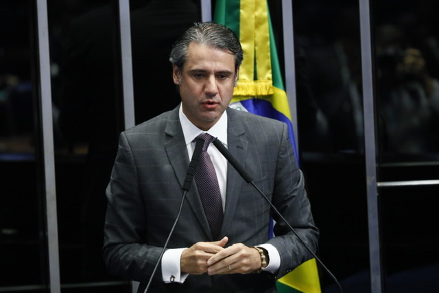 Monteiro busca recursos para a conclusão da Adutora do Agreste