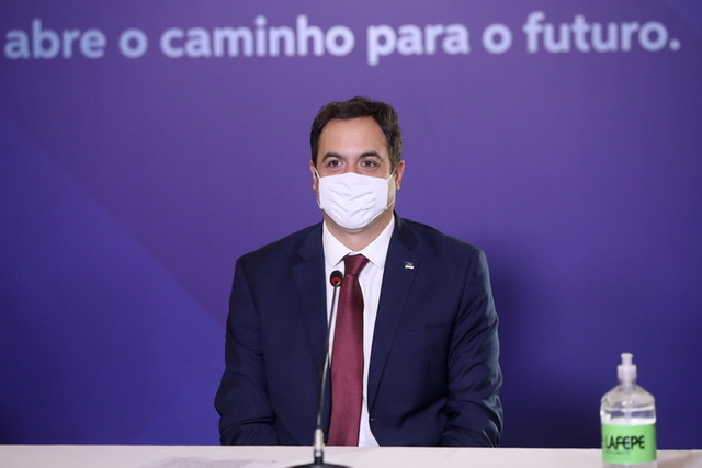Paulo Câmara garante vacinação para todos os pernambucanos