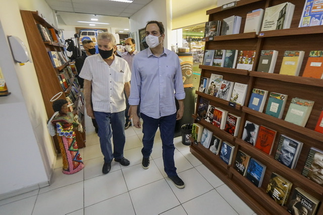 Paulo Câmara realiza Certificação Digital da Cepe